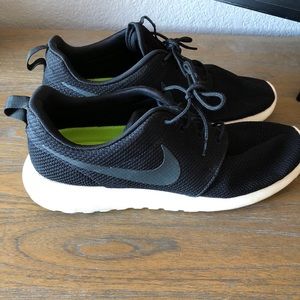 Nike Roshes 12